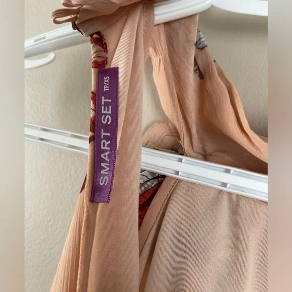 Smart Set Halter Top - Picture 4 of 5